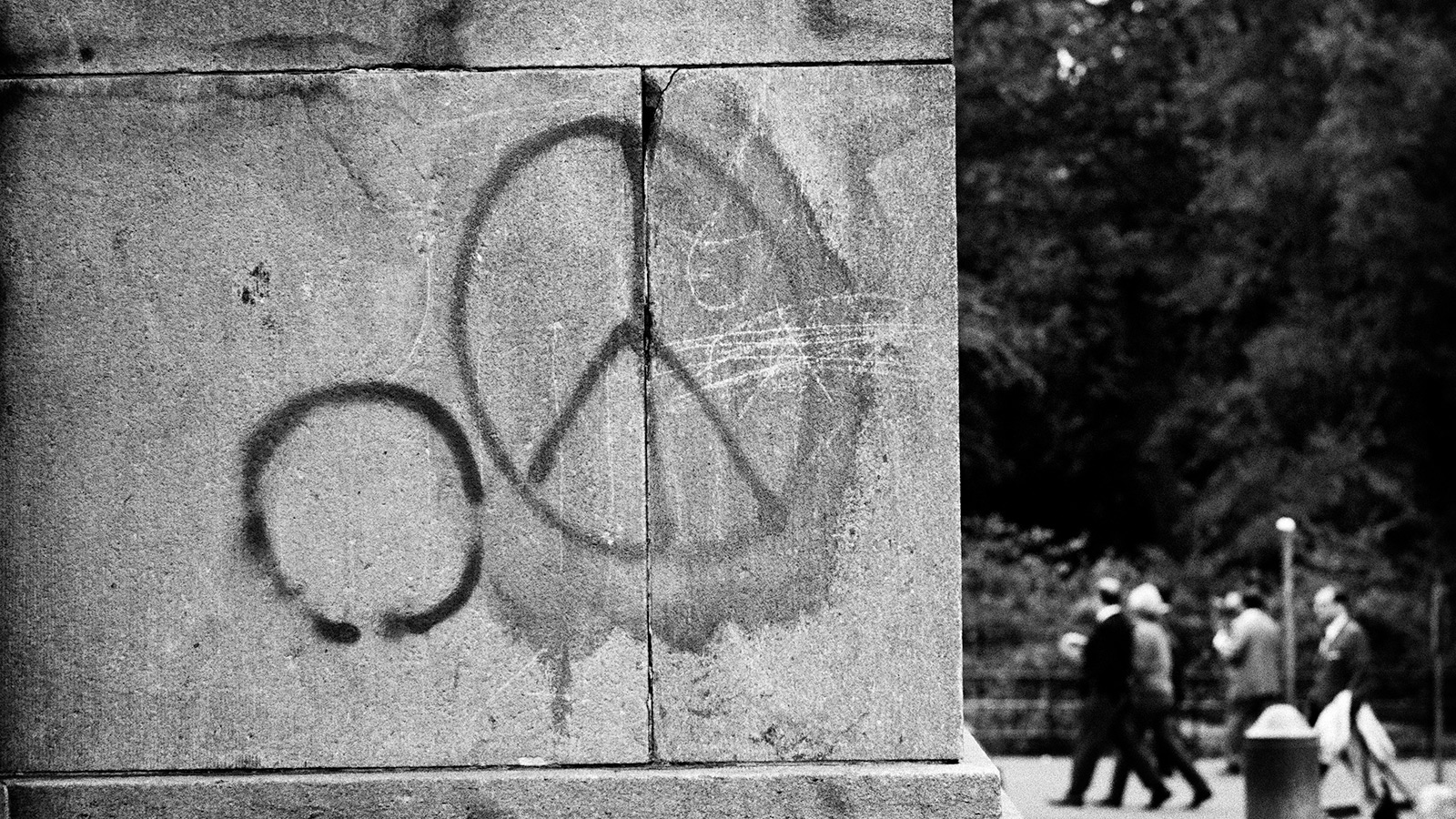 New York pillar, 1964