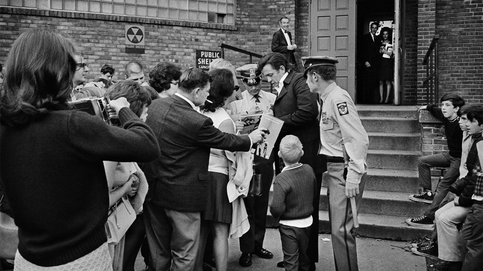 Johnny Cash and fans