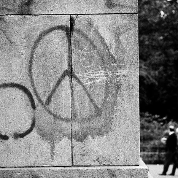 New York pillar, 1964