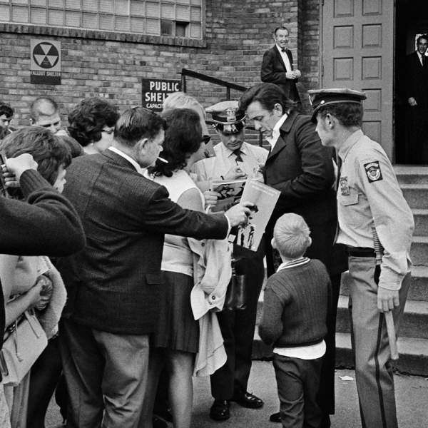 Johnny Cash and fans