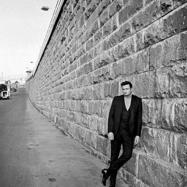 Johnny Cash outside Folsom Prison, 1968